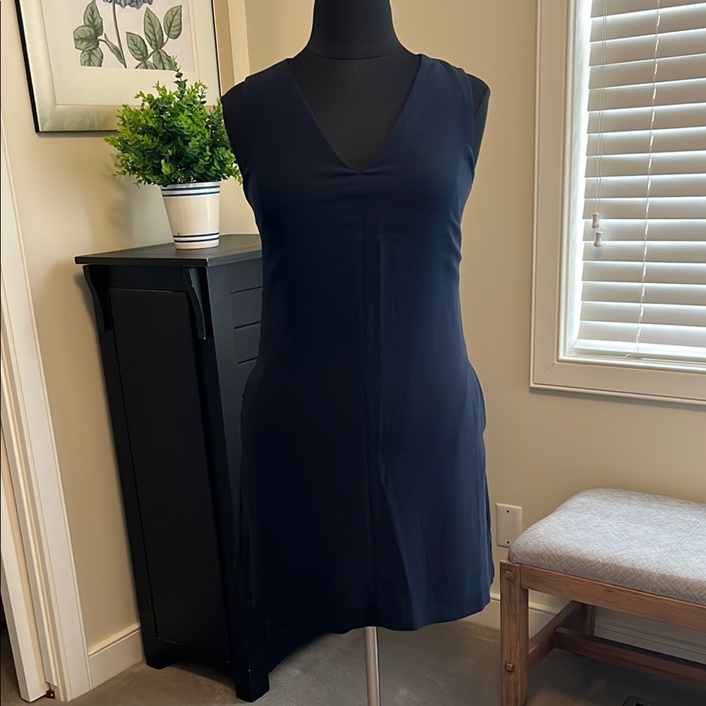 Elegant Navy Sleeveless Dress
